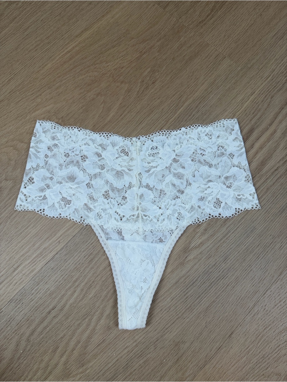 Soma Embraceable All Over Lace Retro Thong Panty S